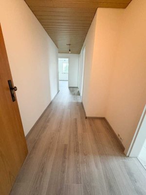 Gemütliche 3-Zimmer Wohnung mit Balkon und Einbauküche in Gschwend
