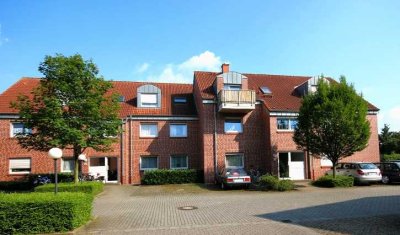 Komplett renovierte helle, geräumige 3 Zimmer Obergeschosswohnung