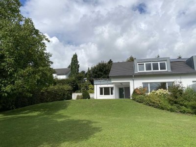 Attraktive Doppelhaushälfte in Bad Saulgau -großer Garten und Garagen