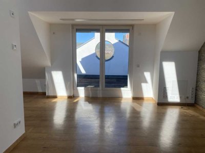 Exklusive 4-Zimmer-Maisonette in Jena-Ost , 2 Balkone, Einbauküche, Parkett, Aufzug & Tiefgarage