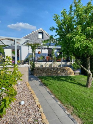 Freundliches und vollständig renoviertes 2,5-Raum-Haus in Nöda