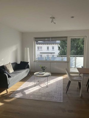 Sanierte, vollmöblierte 2-Zimmer Wohnung mit Balkon im 3. OG in Essen-Südviertel