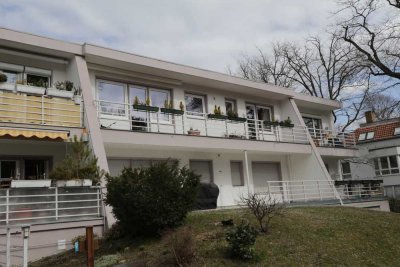 Sonnige teilmöblierte 2 Zimmer Wohnung mit durchgehendem Balkon am Golfplatz Wannsee