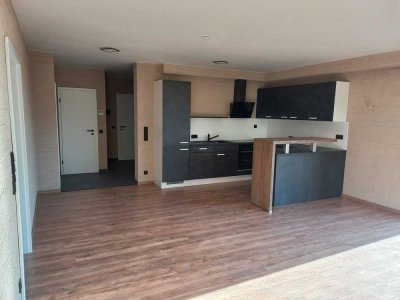 TOP KfW 40 4-Zimmer-EG-Wohnung mit gehobener Innenausstattung, EBK und großem Gartenanteil