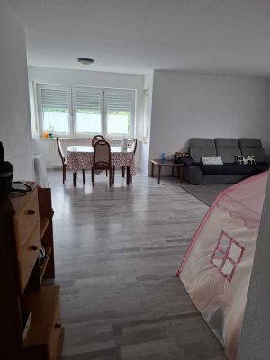 Geschmackvolle 3-Raum-Wohnung mit Balkon in Karlsdorf-Neuthard
