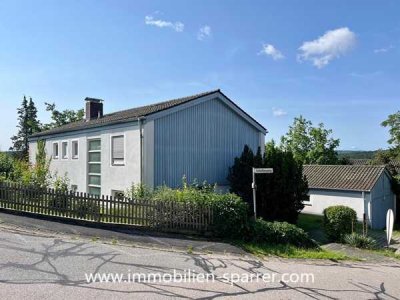 Charmantes Einfamilienhaus mit Doppelgarage und Balkon in Wernberg-Köblitz