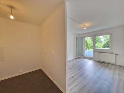 Wir renovieren Ihre neue 2-Zimmer-Erdgeschosswohnung mit Balkon! EBK optional möglich*!