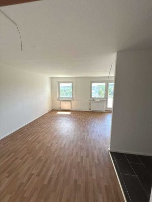 Helle 3-Zimmer-Wohnung mit Balkon und Badewanne – Ihr neues Zuhause!