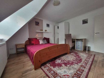 Möbliertes WG Zimmer Volksdorf/ Bergstedt in Reihenendhaus in Hamburg