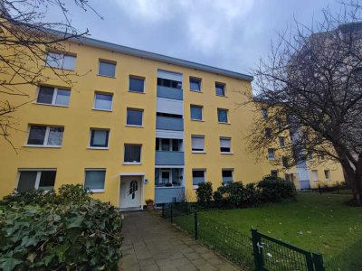 Wunderschöne zentral-gelegene provisionsfreie 4-Zimmer-Wohnung mit 2 Balkonen  in Bremerhaven-Mitte