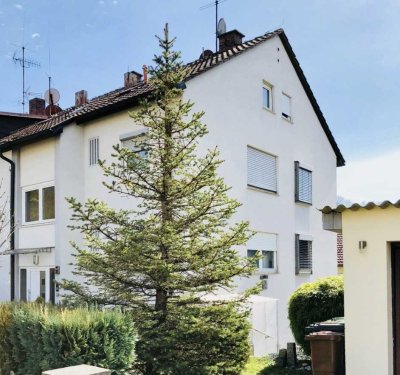 Geschmackvolle, gepflegte 3-Raum-DG-Wohnung in Stuttgart