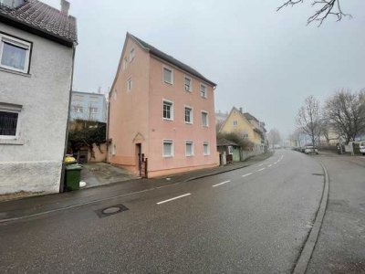 Renoviertes 3-Familienhaus in zentraler Lage von Ludwigsburg – Ideal für Kapitalanleger oder Großfam