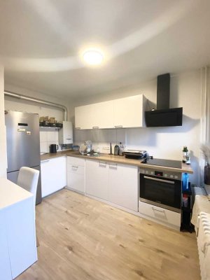 **ab 01.02.** 2 Zimmer-Wohnung mit großer Wohnküche und Balkon!