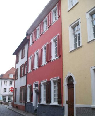 Heidelberg-Altstadt direkt unter dem Schloss: Haus mit 3 Wohnungen