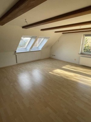 4-Raum-Wohnung mit Einbauküche & renovierten Bad in Ehmen