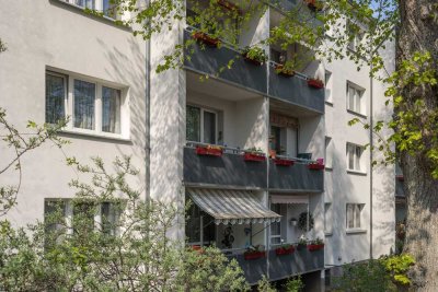 Familienwohnen-3 Raum Wohnung- Balkon- H.-Heine Straße 51