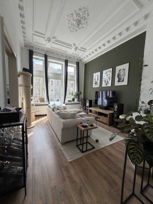 Helle 2-Zimmer-Altbau-Wohnung mit Balkon im 1. OG im Frankenberger Viertel