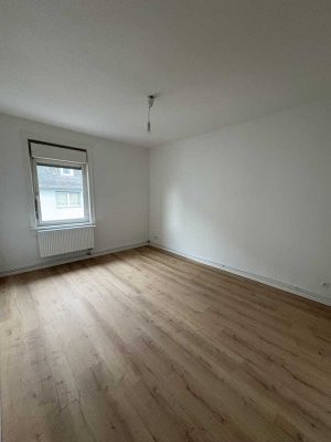 Renovierte 3 Zi.-Wohnung mit Loggia und perfekter Anbindung!