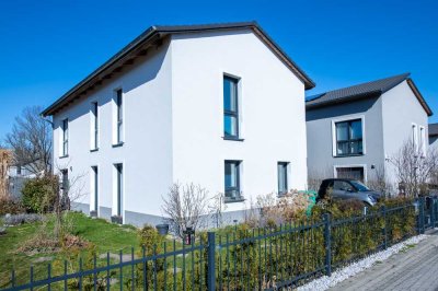 Investment im idyllischen Mahlow: Einfamilienhaus mit Garten - ruhige Anlage - solide vermietet