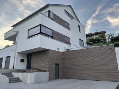 Exklusives Neubau-Einfamilienhaus mit Aufzug und Weitblick in Neckartailfingen zu verkaufen