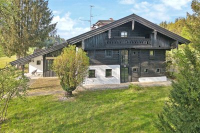 URIGES BAUERNHAUS MIT ZWEITWOHNSITZ!30 Minuten nach Salzburg Stadt