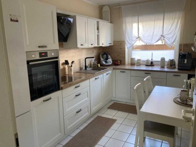 Schöne, neuwertige 3-Zimmer-BBGWC mit gehobener Innenausstattung mit Balkon