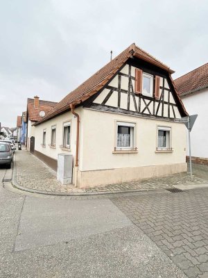 Herxheim: Einfamilienwohnhaus in Herxheim bei Landau zu verkaufen