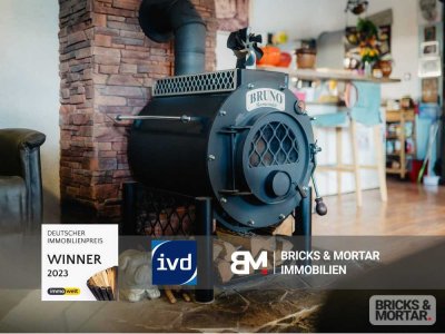 Wohnidylle im Grünen - Bungalow mit Pool, Terrasse und Nebengebäude