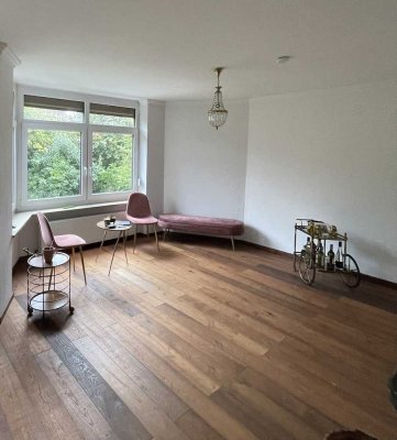 Gepflegtes 3-Zimmer-Haus , teilmöbliert ,mit EBK und schönem Garten in Gilching - BEFRISTET