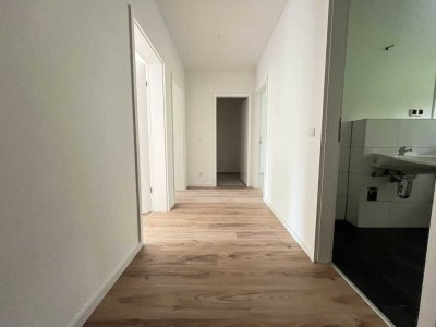 Aufgepasst! Moderne 4 Zimmer Wohnung in Bielefeld Jöllenbeck mit Balkon