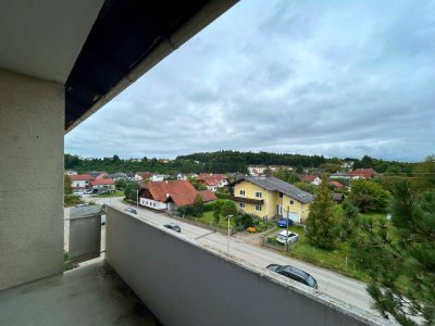 WOHNEN IM GRÜNEN - 2 ZIMMER WOHNUNG MIT BALKON UND PARKPLATZ