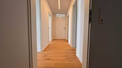 Stilvolle und luxuriös modernisierte Stadt-Oase mit Terrassenzugang und Gartenmitbenutzung
