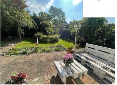 Geräumige 3-Zimmer-Wohnung mit Garten, Ankleidezimmer und direktem Garagenzugang – ideal für Paare o