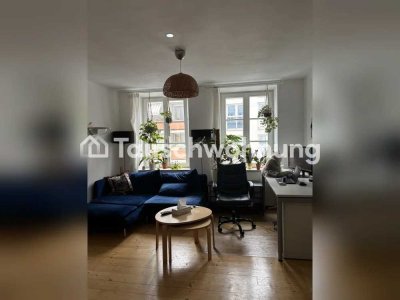 Tauschwohnung: Altbauwohnung mit Wohnküche und 2 Zimmern