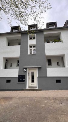 *** Wir modernisieren für Sie! Charmante 2-Zi.-Whg. + Wohnküche + Mansarde am Schlosspark! ***