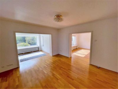 Großzügige 4-Zimmer Wohnung mit Terrasse, Garten, Einbauküche, PKW-Stellplatz im Hochschulviertel
