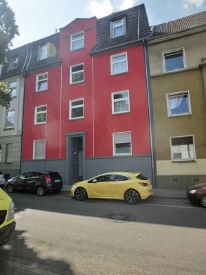 Wohnung mit Wohnküche und modernem Badezimmer in ruhiger und dennoch zentraler Lage!