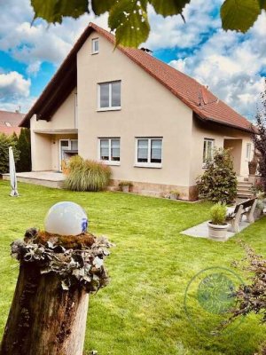 PROVISIONSFREI 
Einfamilienhaus mit Werkstatt + Atelier in bester Lage in Welden