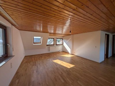3-Zimmer-Dachgeschosswohnung mit EBK in Waldstetten