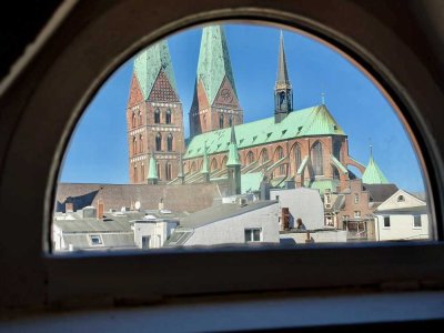 Perfekte 4er-WG: kernsanierte 4,5 Zi DG-Wohnung in Altstadtbestlage mit phantastischem Ausblick