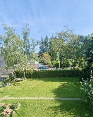 Trier-Tarforst! Gut geschnittene Souterrainwohnung mit großer Terrasse, Einbauküche und Garten!