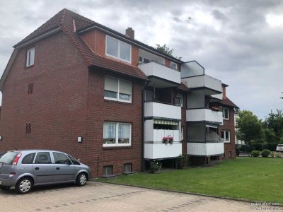 Schicke Dachgeschoß-Wohnung in Bahnhofsnähe