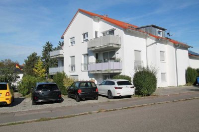 *** Sofort frei - 4-Zimmerwohnung mit Balkon und 2 Stellplätzen ***