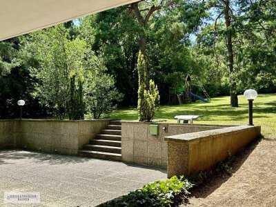 REPRÄSENTATIV, SEHR PRIVAT, VOLLMÖBLIERT /// NEUBAUVILLA MIT GROSSEM GARTEN IN DORNBACH