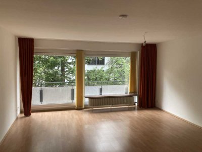 Helle 2-Zimmer-Wohnung mit Südbalkon und EBK in ruhiger Lage