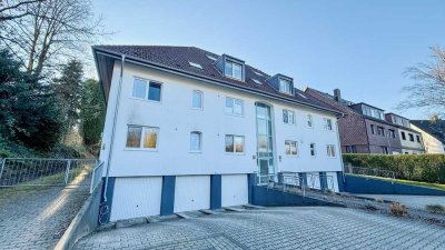 Wohnen im Grünen: Exklusive Maisonettewohnung mit großer Dachterrasse in Sackgasse in Essen-Frintrop