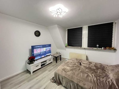 *GUTE CHANCEN FÜR VERMIETER* - 2 ZI APARTMENT MIT BALKON
