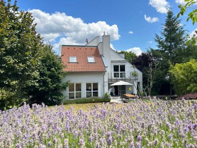 Stilvolles Einfamilienhaus mit viel Platz und tollem Garten!