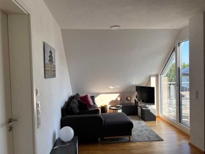 Geschmackvolle, neuwertige 2-Zimmer-DG-Wohnung mit gehobener Innenausstattung mit EBK in Ingolstadt