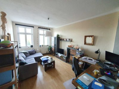 Preiswerte und gut geschnittene 2-Zimmerwohnung mit Einbauküche zur Ablöse!